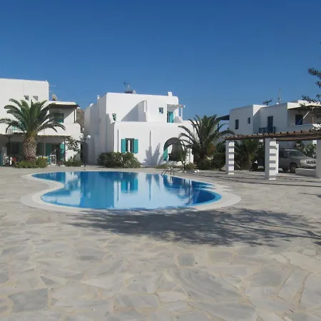 Mykonos 2 Bedroom House With Swimming Pool アパート