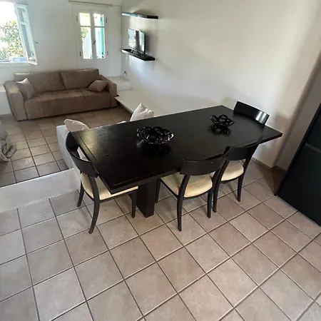 Mykonos 2 Bedroom House With Swimming Pool アパート